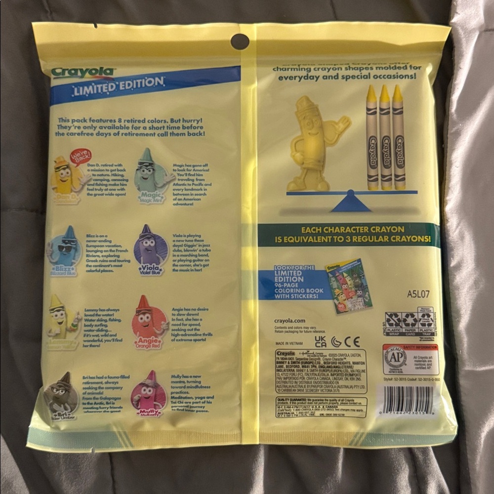 Crayola Limited Edition Shaped Crayons - 8 Colorful Pieces - Picture 2 of 5